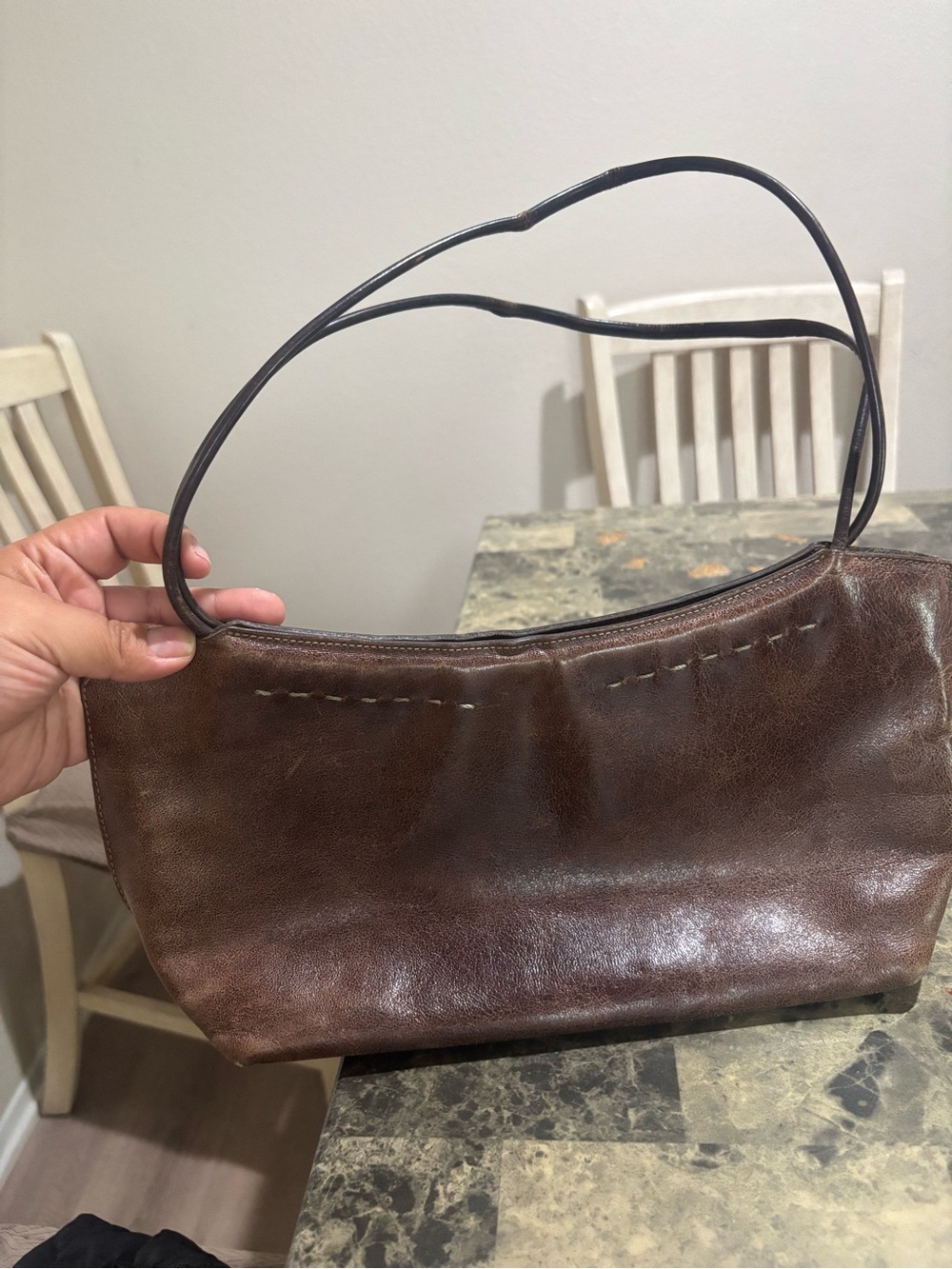 Vintage Alma’s Argentinian Genuine Bovine Leather Shoulder Bag with Slim Straps
